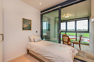 Photo 7- click for photo gallery